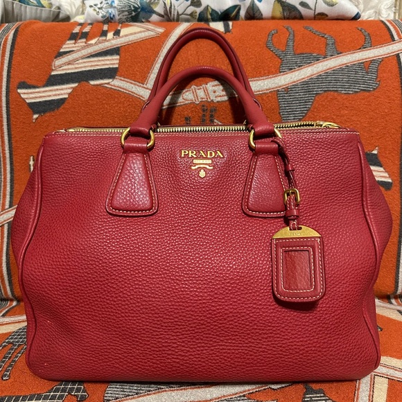 PRADA❤️🌟LUXURIOUS RED LEATHER TOTE⭐️ - Picture 1 of 15